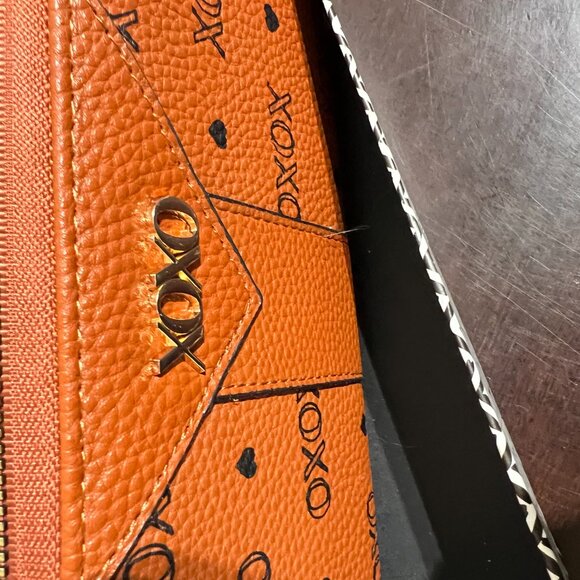 XOXO NWT Wallet & Keychain Set ā Orange You Glad You Foundā Me? - Picture 9 of 15